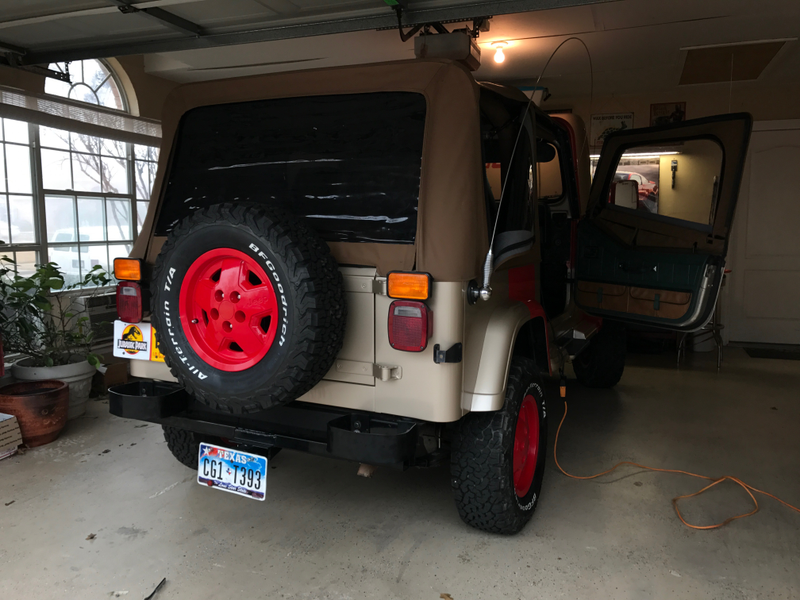 Illustration for article titled Say Again....? We have a Jurassic Park Jeep.